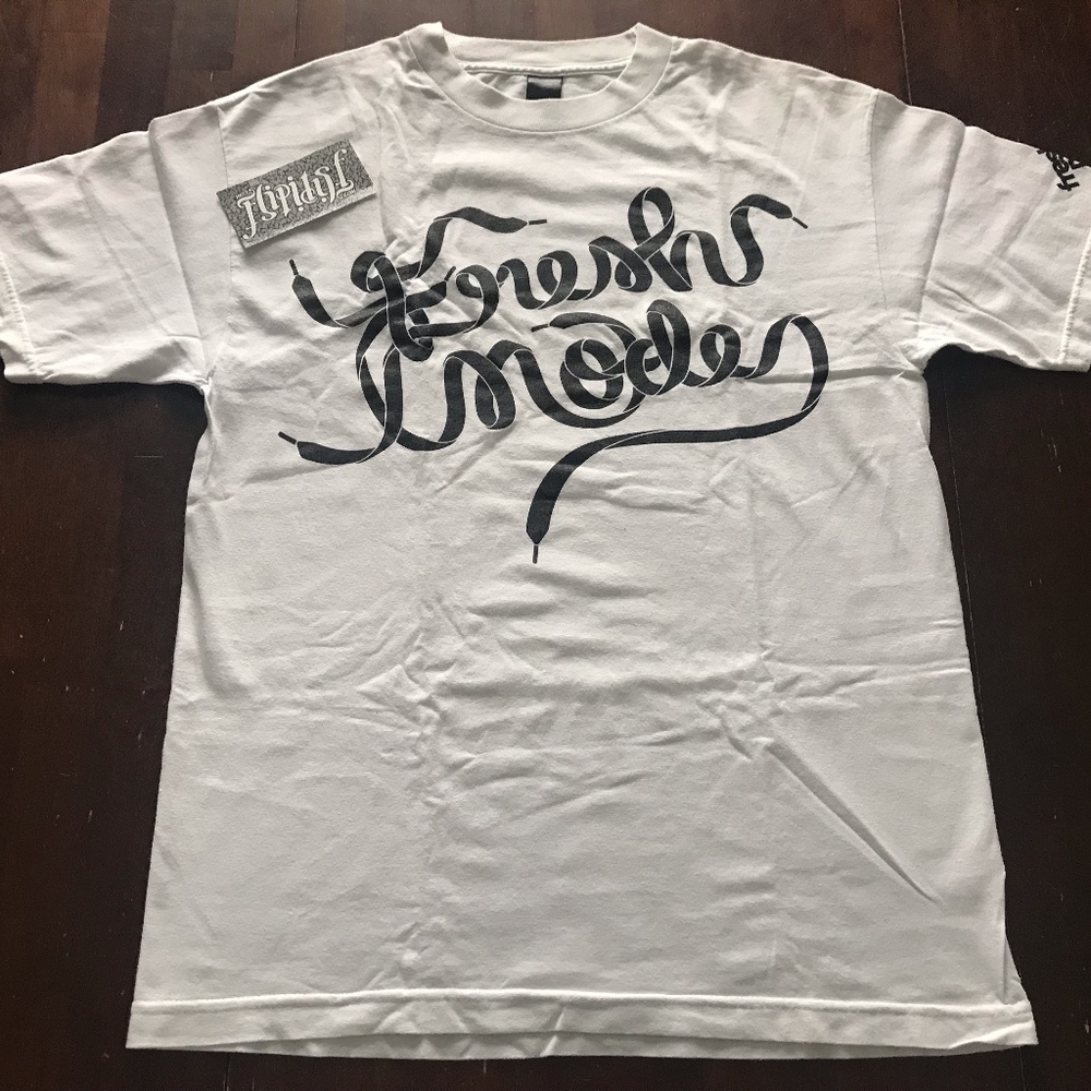 FRESH MODE SNEAKER SHOE LACES WHITE SHIRT M